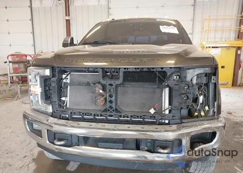 2017 Ford F-250 Xlt z USA, uszkodzony, nr VIN 1FT7W2BT1HEE69676